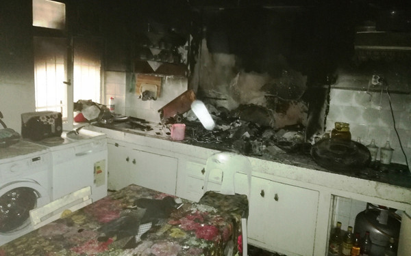 Aydın'da yangın! Balkonda uyudular ölümden kurtuldular - Resim: 0