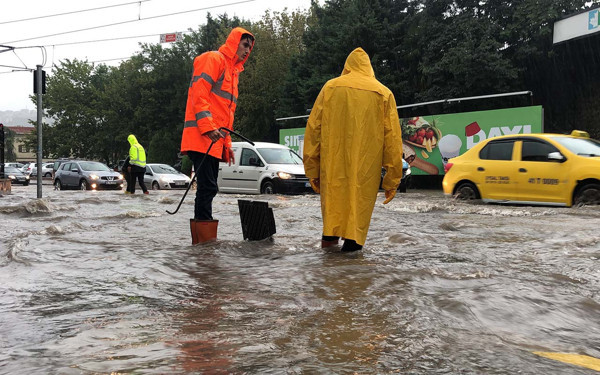 Meteoroloji uyarmıştı! Kocaeli yağmura teslim - Resim: 0