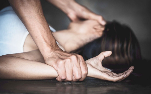 İstanbul'da tanıştığı adam kabusu oldu! İğrenç olayı adli tıp raporu ortaya çıkardı - Resim: 0