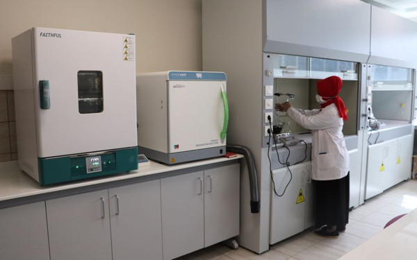 Adana'da 5 milyon TL'ye kuruldu! Litresi 300 TL'ye satılıyor 3 ay koruyor - Resim: 2