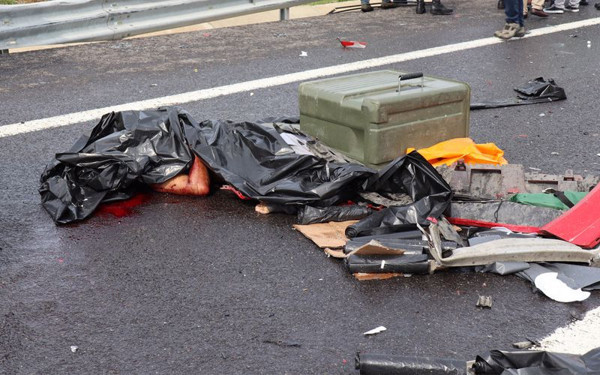 Kocaeli'de kaza yapanlara yardım etmek istedi! Feci şekilde can verdi - Resim: 0