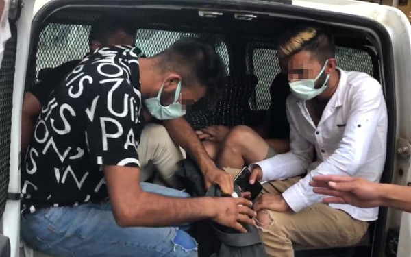 Denizli'de ‘askere gideceğiz’ diye dilendiler! Çantadan bakın ne kadar çıktı - Resim: 1