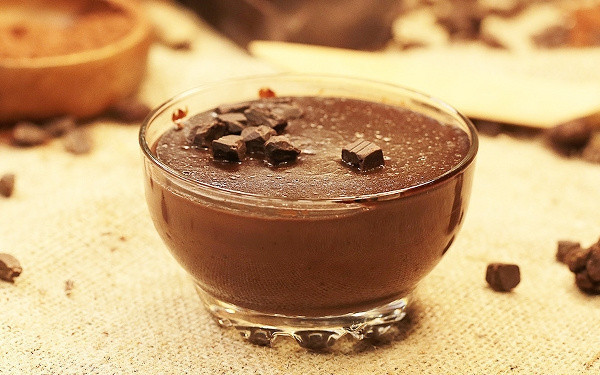 Ne puding ne supangle! İşte evinizin vazgeçilmez tatlısı olacak krem şokola tarifi - Resim: 0
