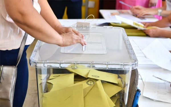 15 ilin anket sonuçlarını EMAX Araştırma açıkladı Diyarbakır, Elazığ, Erzincan, Mardin... - Resim: 1