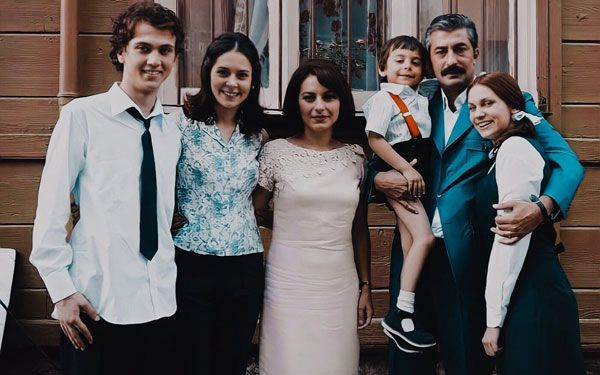 Türkiye'nin en sevilen isimleri rol almıştı! Öyle Bir Geçer Zaman Ki dizisi oyuncularının değişimine inanamayacaksınız - Resim: 3