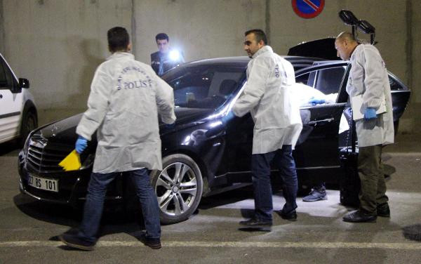 İşadamı sevgilisini öldürüp arabayla tur attı - Resim: 4