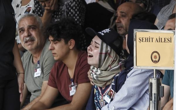 Emniyet müdürü kritik bilgiyi şehit polisin cenazesinde açıkladı - Resim: 2