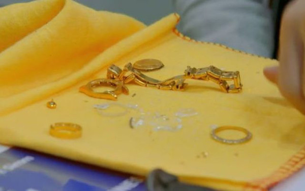 Çakma saatini satmak istedi! Gerçeği öğrenince inanamadı - Resim: 0