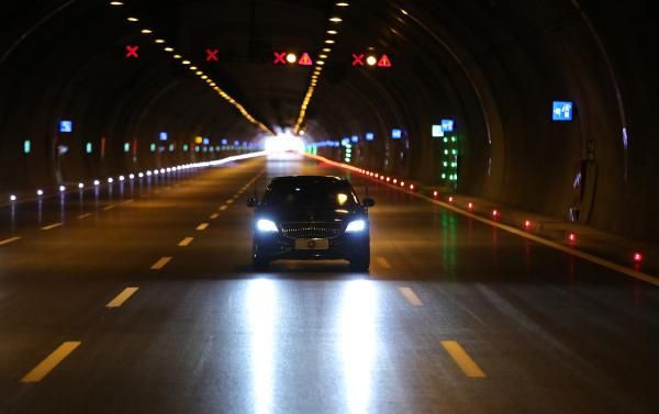 Cumhurbaşkanı Erdoğan açılışını yaptığı yolda makam aracını kullandı - Resim: 4