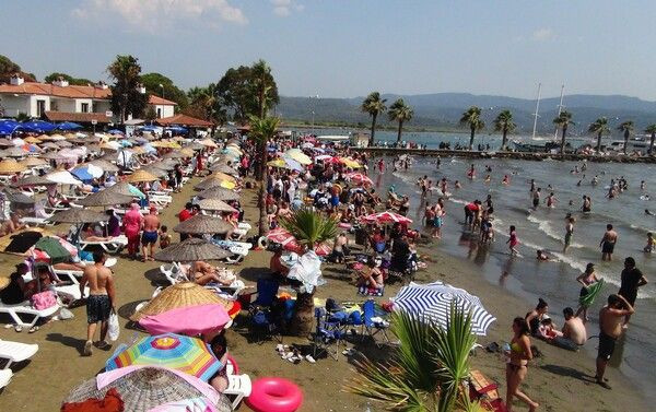 Nüfus bir anda 38 kat arttı! Muğla'da izdiham yaşandı denizin rengi değişti - Resim: 3