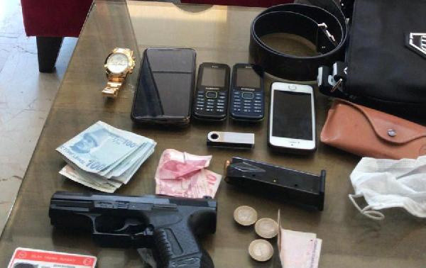 İzmir'de Almanları dolandırdılar! Suç örgütünün mal varlığı dudak uçuklattı - Resim: 0