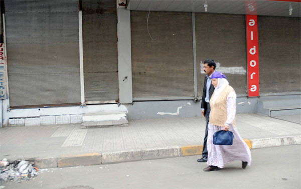 KCK tehdit etti esnaf kepenk indirdi - Resim: 1