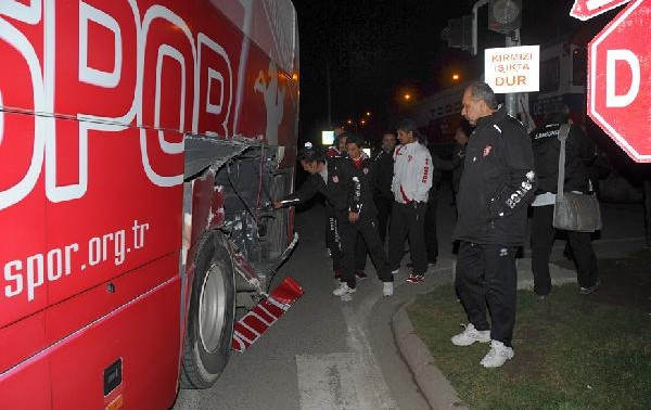 Samsunspor kafilesine tren çarptı - Resim: 4