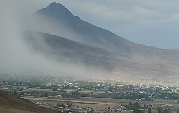 Van'da sel öncesi ortaya çıktı! Gören şaştı kaldı: Böyle bir şey görülüp duyulmamıştı - Resim: 0