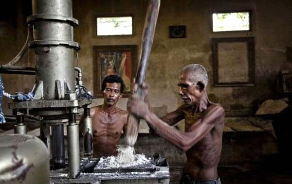 Hayrete düşüren spagetti üretim görüntüleri - Resim: 2