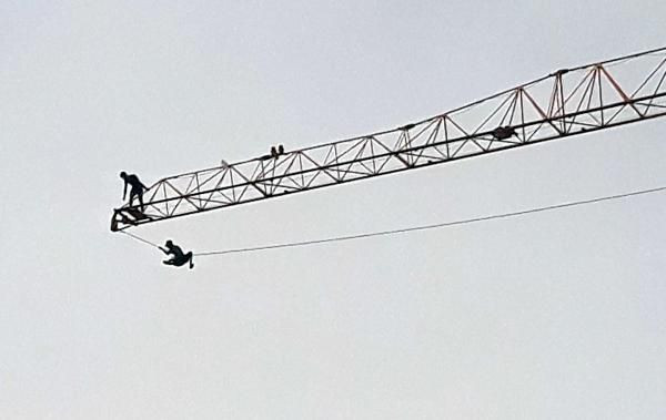 Yürekleri ağza getirdi! 1 saat asılı kaldı beklediği haber gelince ikna oldu - Resim: 1