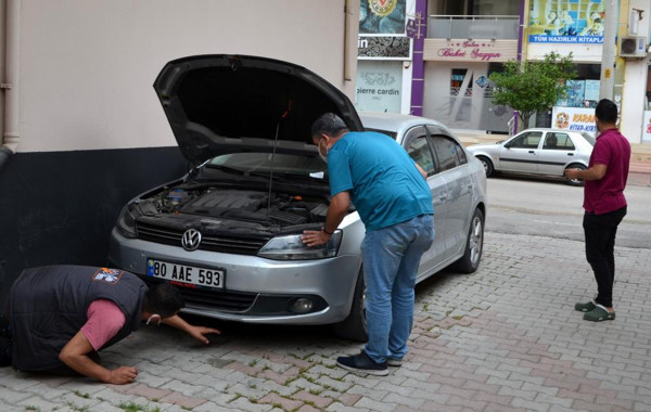 Osmaniye'de aracın camına not bırakıp gitti! Hemen yardım istedi - Resim: 0