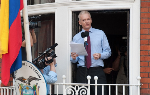 Wikileaks'in kurucusu Julian Assange tutuklandı - Resim: 1