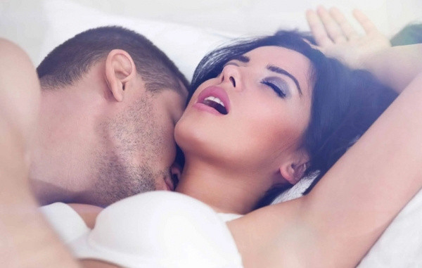 50 yaşındaki çift cinsel ilişki sırasında hastanelik oldu! Sebebi doktorları kahkahaya boğdu - Resim: 0