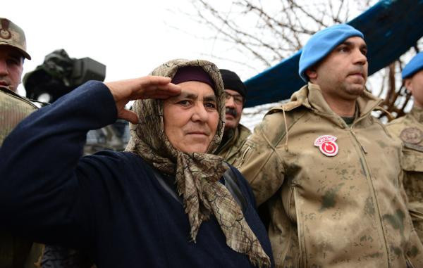 'Yörük Teyze' kınalı kuzularını bekliyor... - Resim: 1