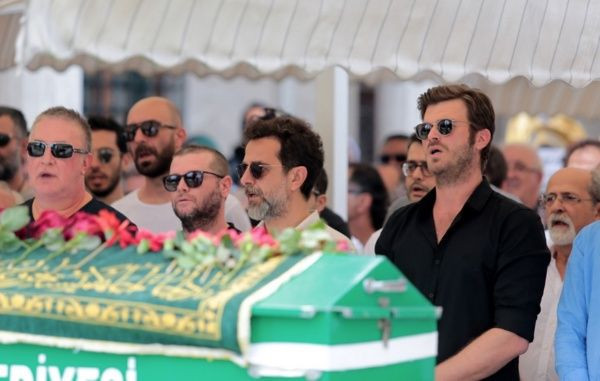 Babasını yeni kaybeden Başak Dizer'e Sevda Demirel'den ayıp sözler! - Resim: 1