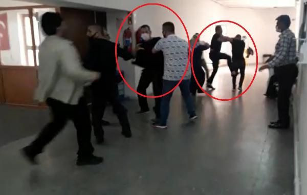 Bursa Adliyesi karıştı! Tekme ve yumruklar havada uçuştu - Resim: 1