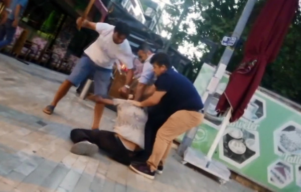 Antalya'da  1'i kadın 4 kişi çiçekçiyi öldüresiye darp etti - Resim: 0