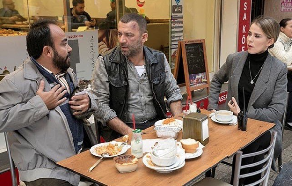 Arka Sokaklar'ın Mesut'u Şevket Çoruh ve Murat Akkoyunlu'ya bıçaklı saldırı görüntüleri - Resim: 1