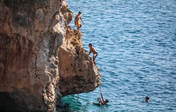 Antalya'da ölümüne eğlence! Bunun için düzenek bile kurdular - Resim: 1
