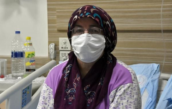 Korona aşısı olmadılar! Anne kız şimdi birlikte hastanede yatıyorlar - Resim: 2