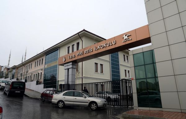 İstanbul'un ortasında öğrencilere çamur eziyeti - Resim: 1