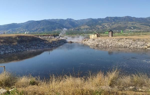 Profesör 82 derecelik termal suya düştü! Olur böyle kazalar - Resim: 1