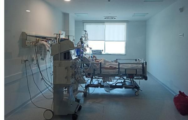 Koronavirüsü yenen hastadan ibretlik sözler: Bir nefes için servetinizi veriyorsunuz - Resim: 4