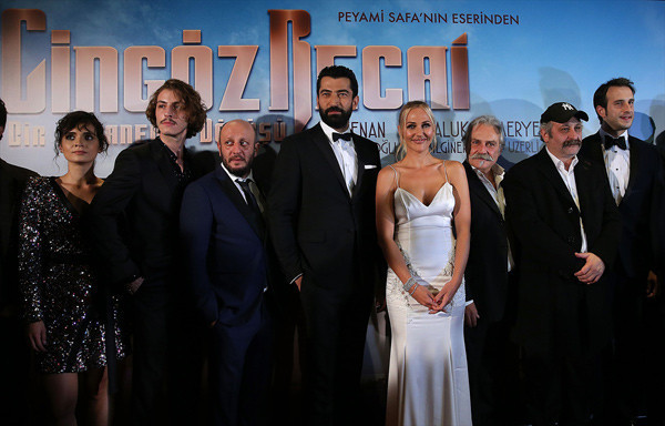 Meryem'in cesur dekoltesi geceye damga vurdu! - Resim: 4