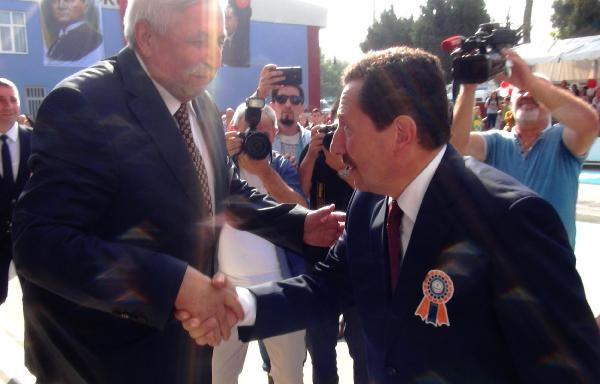 Okulların ilk gününde valiye büyük sürpriz! Görünce gözleri doldu - Resim: 2