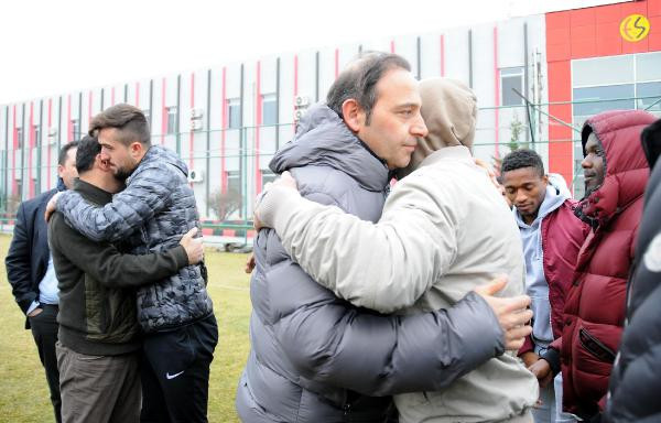 Eskişehirspor'da deprem: 9 futbolcu kulübü terk etti! - Resim: 1