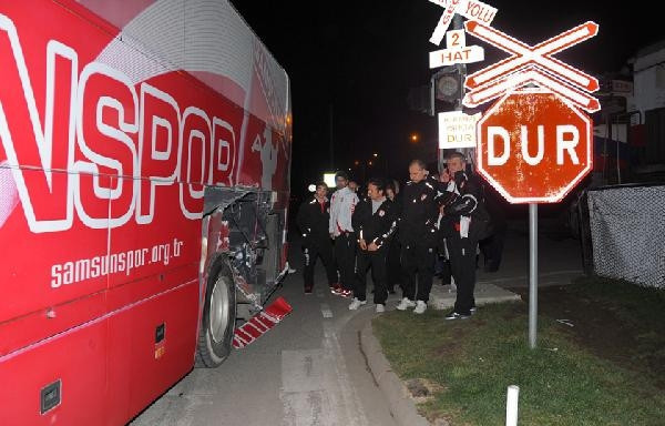 Samsunspor kafilesine tren çarptı - Resim: 2
