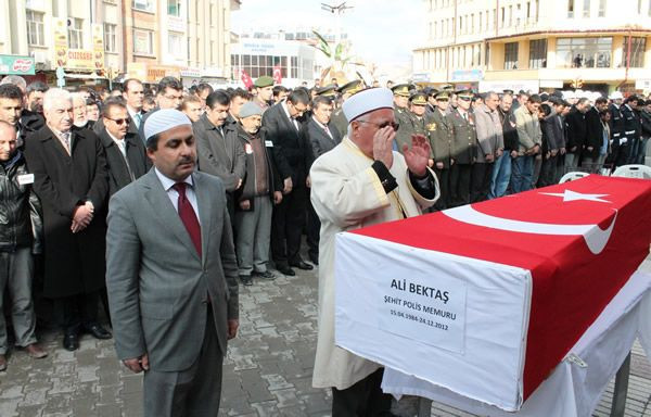 Şırnak şehidine son görev! - Resim: 4