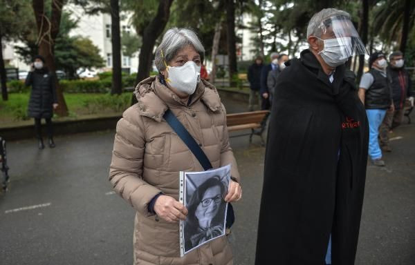 Koronavirüsten hayatını kaybeden Prof. Dr. Feriha Öz için Cerrahpaşa'da 1 dakikalık saygı duruşu - Resim: 4