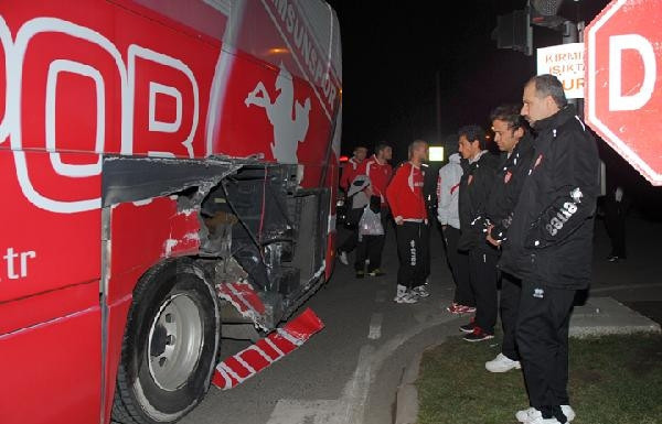 Samsunspor kafilesine tren çarptı - Resim: 3