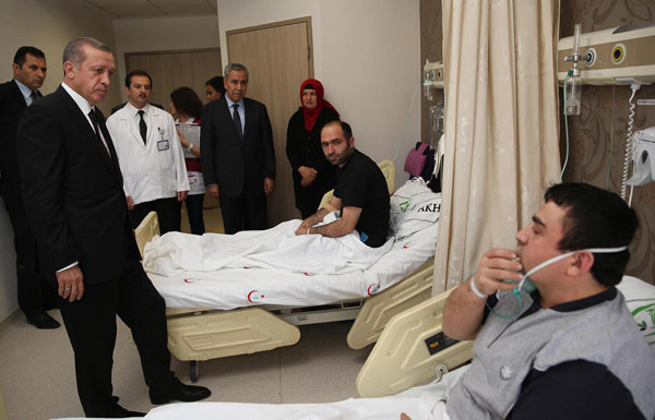 Başbakan Erdoğan yaralı madencileri ziyaret etti - Resim: 4