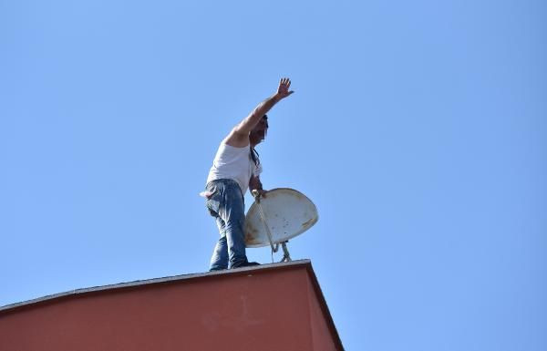 Antalya'da 15'inci kez intihar teşebbüs eden kişi 3 saatte ikna edildi - Resim: 1