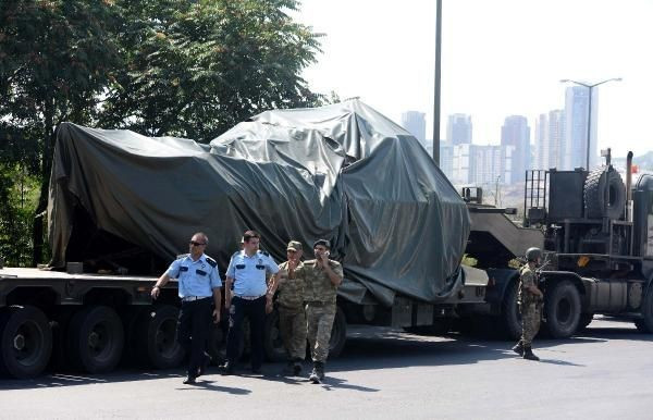 Askeri birllikler taşınıyor! Tanklar yola çıktı - Resim: 1