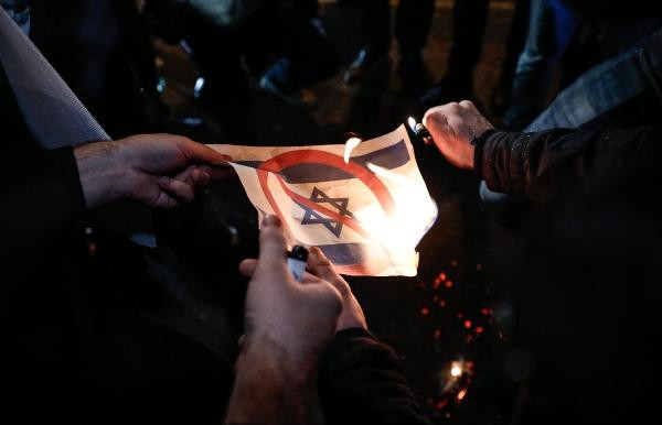 ABD Başkonsolosluğu önünde 'Kudüs kararı' protestosu - Resim: 2