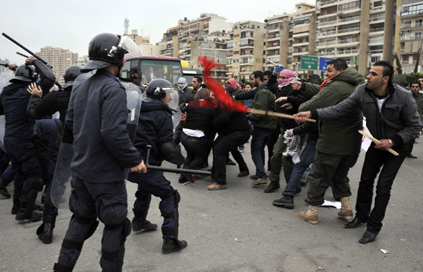Tahrir'de çatışmalar sürüyor! - Resim: 4