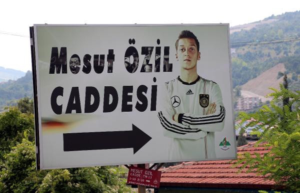 Almanya formalı tabela gidiyor yerine bakın hangisi geliyor - Resim: 1