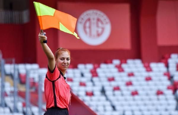 'Git evinde yemek yap' sözlerine inat mesleğiyle gurur duyuyor - Resim: 4