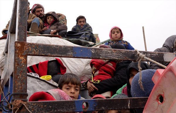 İdlib'den Türkiye sınırına gelenler artıyor sayı 450 bine ulaştı - Resim: 2