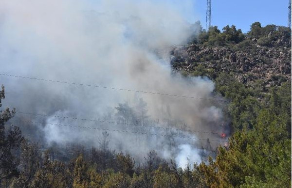 İzmir'de yangın olay yerinden ilk görüntüler - Resim: 3