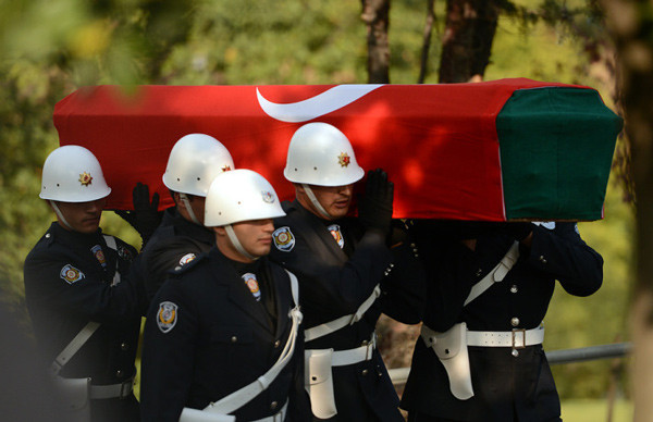 Turgut Özal'ın naaşını böyle taşıdılar - Resim: 1